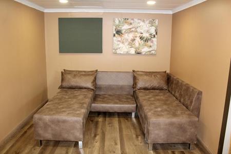 Badplaas, A Forever Resort: 6-Sleeper Log Cabin. 2 bedrooms (1 double, 2 single & 1 sleeper couch) 