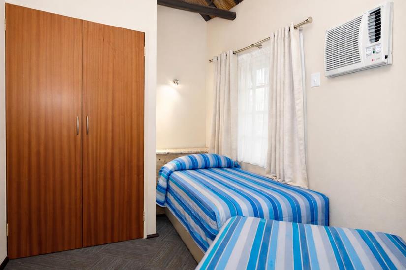 Badplaas, A Forever Resort: 4-Sleeper Rondavel. 2 bedrooms (4 single beds) 