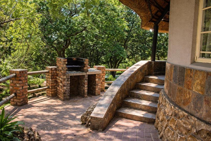 Badplaas, A Forever Resort: 2-Sleeper Rondavel. Open plan (1 double bed)