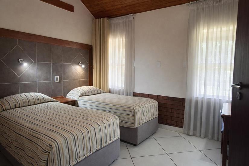 Badplaas, A Forever Resort: 6-Sleeper Chalet. 3 bedrooms (1 double bed & 4 single beds)