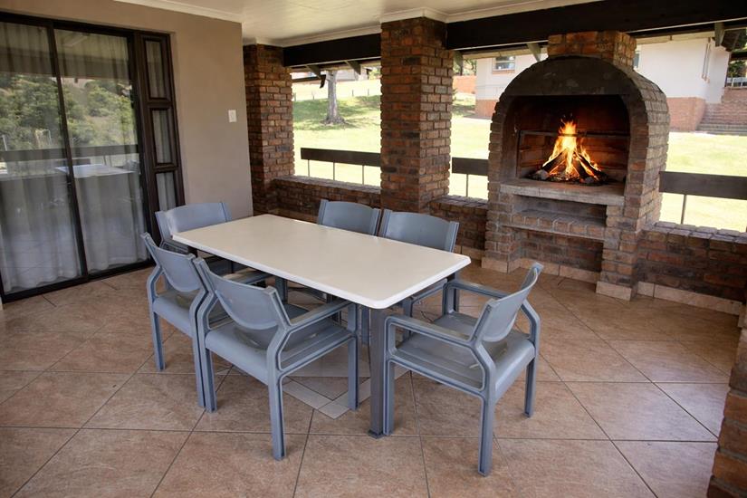 Badplaas, A Forever Resort: 6-Sleeper Chalet. 3 bedrooms (1 double bed & 4 single beds)