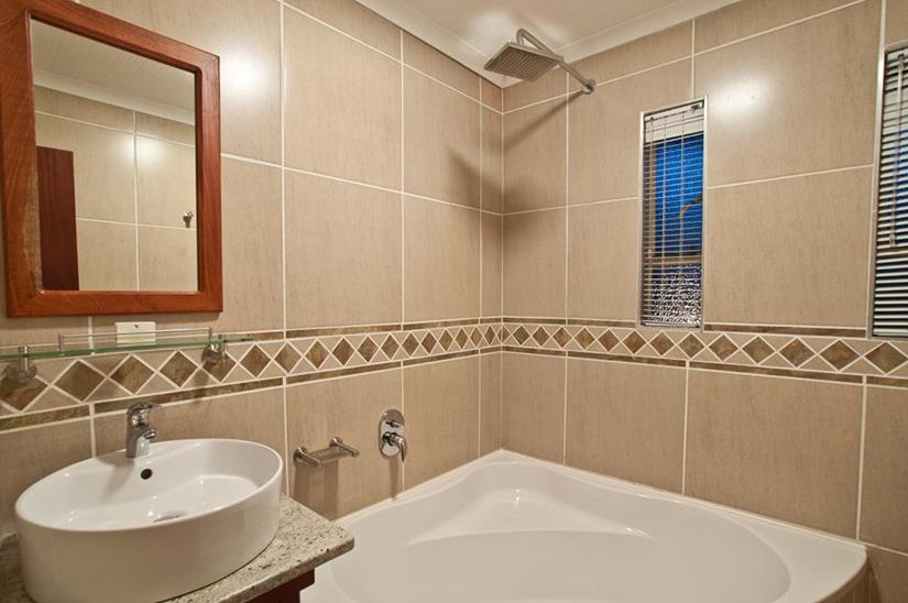 Badplaas, A Forever Resort: 4-Sleeper Chalet. 2 bedrooms (1 double bed & 2 single beds)