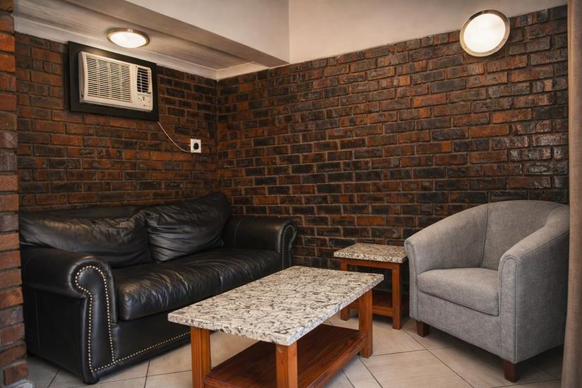 Badplaas, A Forever Resort: 2-Sleeper Chalet. 1 bedroom (1 double bed)