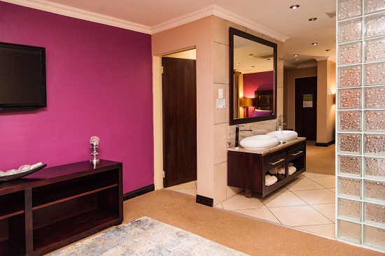 Badplaas, A Forever Resort: 2-Sleeper Hotel Honeymoon Suite (1 queen bed)